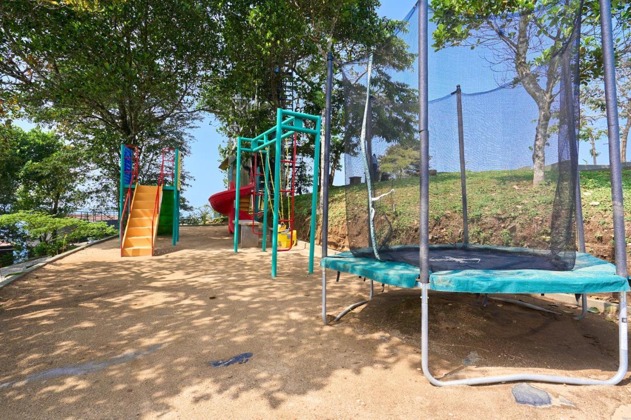 Haze And Kites Resort Munnar Buitenkant foto