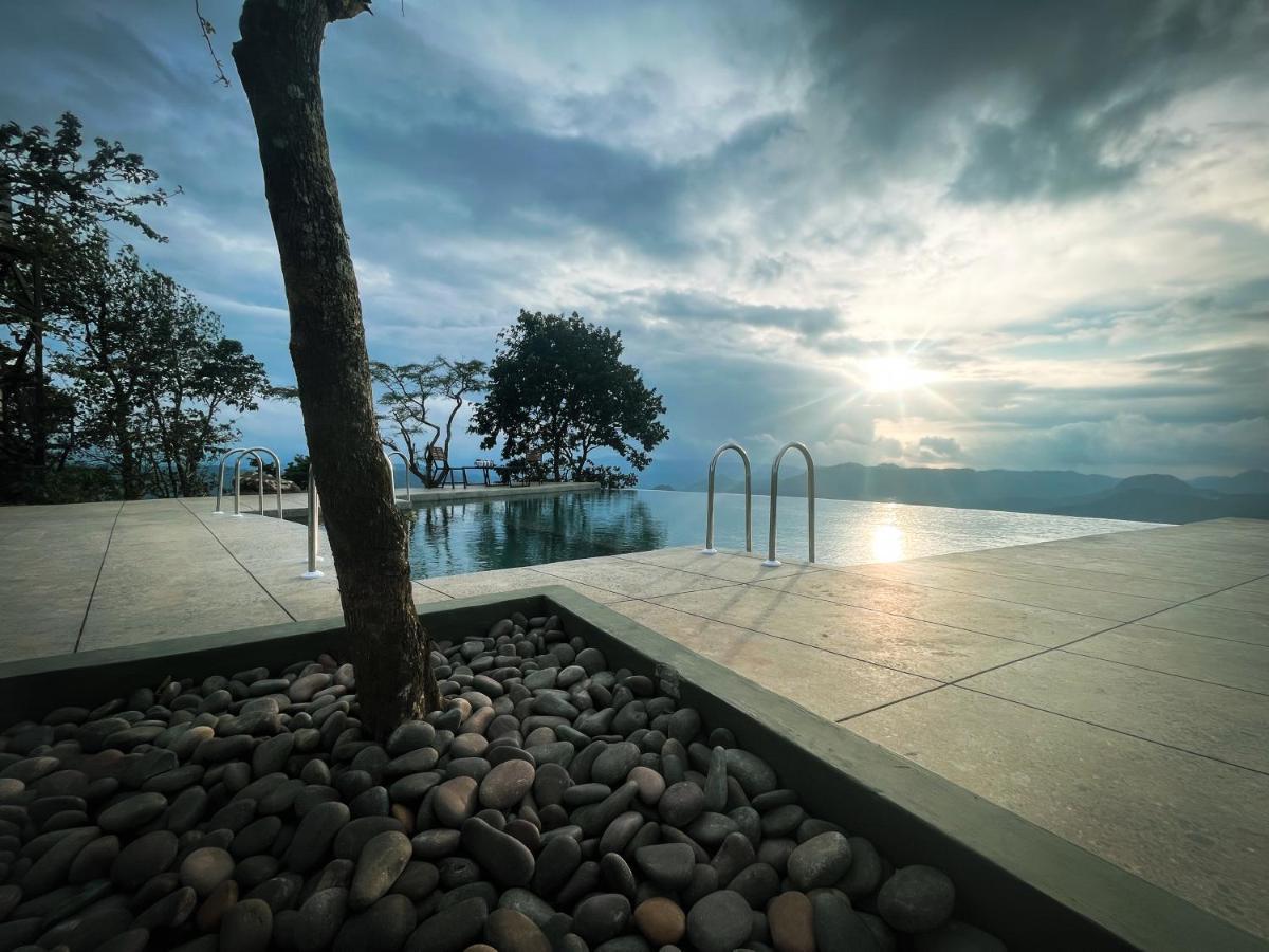 Haze And Kites Resort Munnar Buitenkant foto