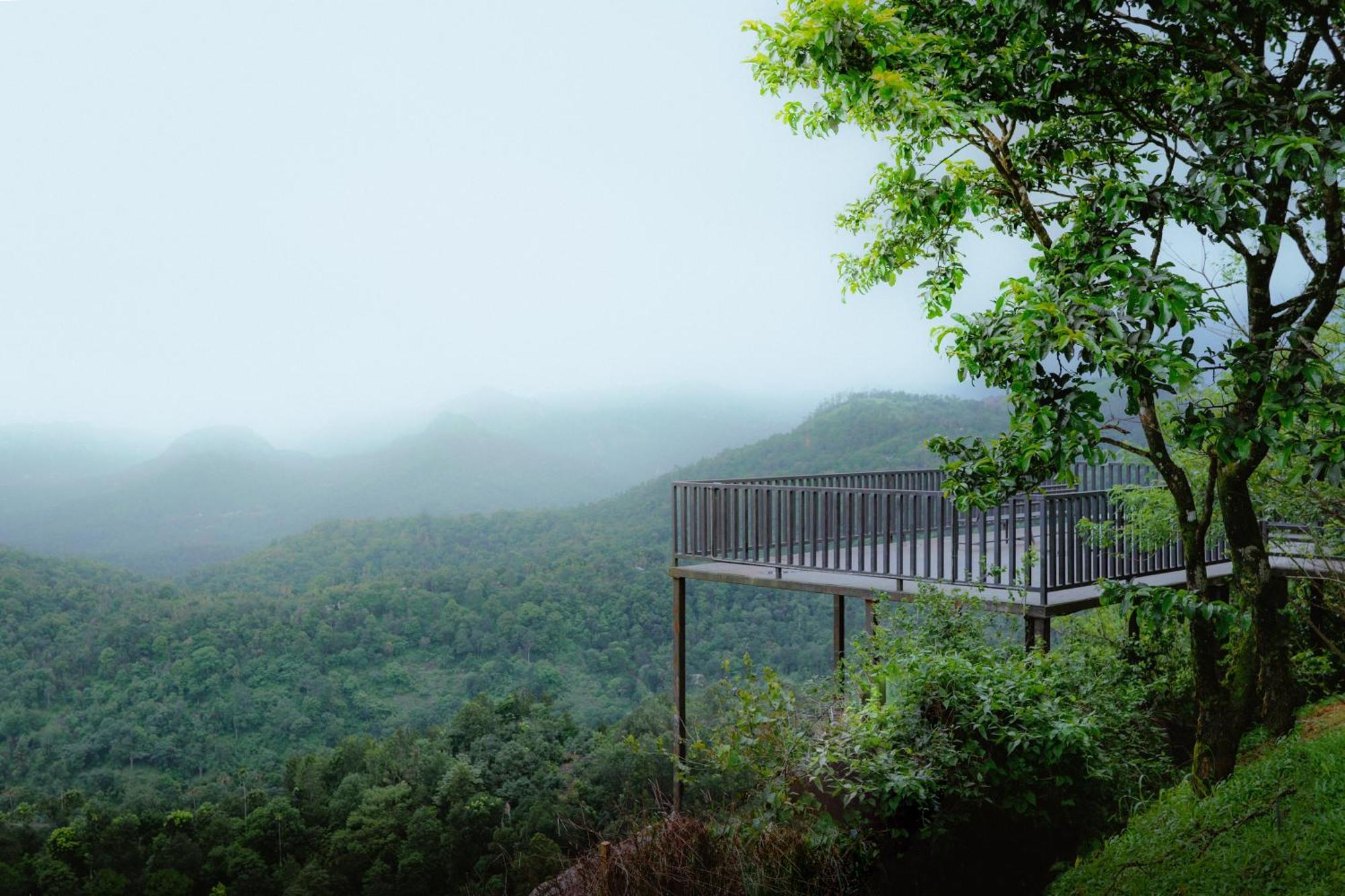 Haze And Kites Resort Munnar Buitenkant foto