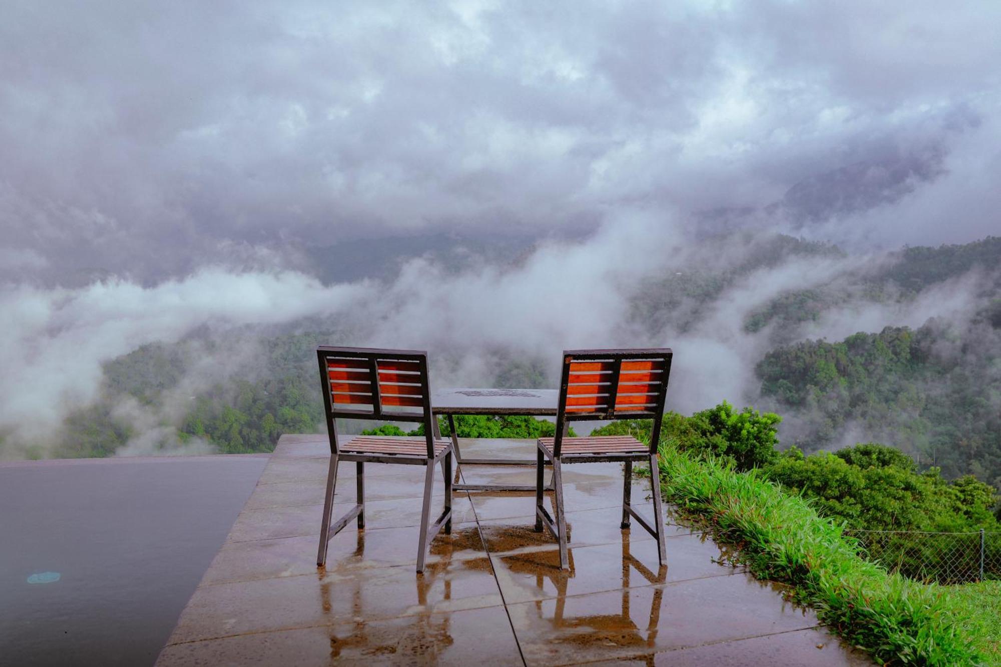 Haze And Kites Resort Munnar Buitenkant foto